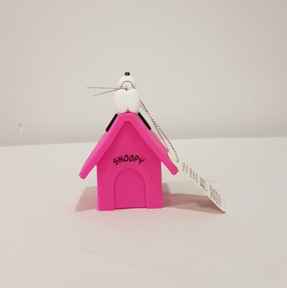 Pink Hallmark Peanuts Christmas Tree Ornament Snoopy on Top of his Doghouse - Picture 2 of 4